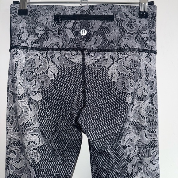 Lululemon Wunder Under Full Length Leggings in a Black and White Pretty Lace 4 - Picture 6 of 8